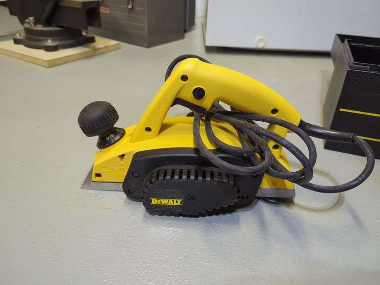 DeWalt DW677 - 3 1/4" Heavy Duty Planer