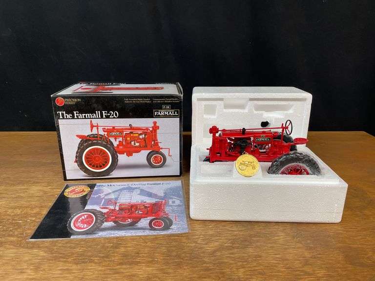 1/16 Farmall F20 Precision NIB Ertl image