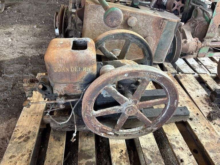 John Deere Model E 1.5 HP Engine image