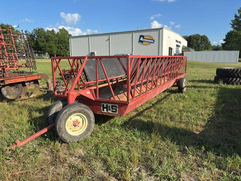 H&S FW30 24' Slant Feeder