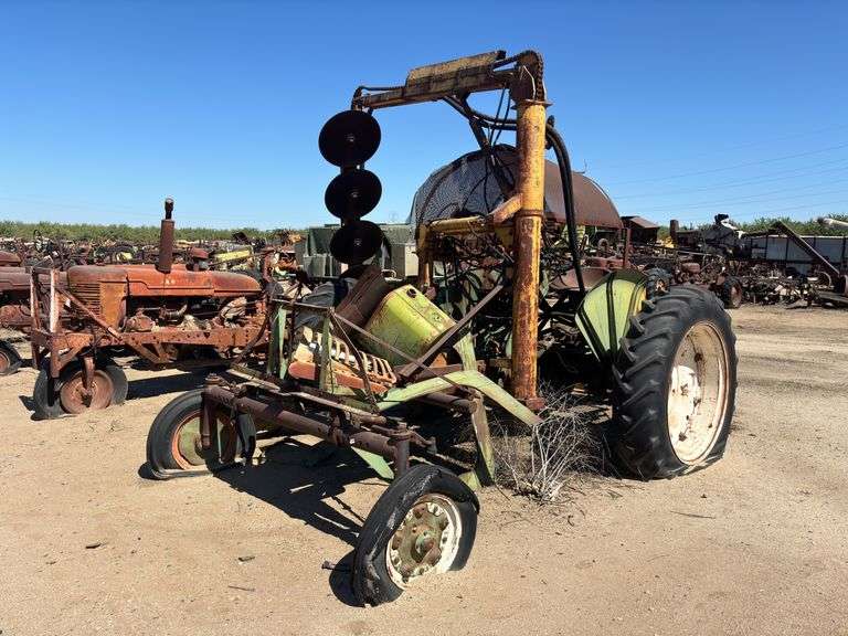 Oliver 880 Parts Tractor image