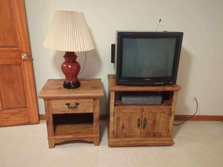 TV Cabinet, Side Table and Lamp Lot image