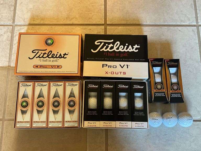 Lot of Titleist Pro-V1 Balls image