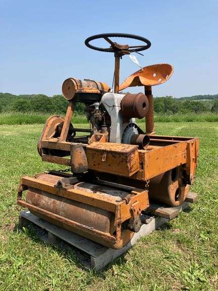 Antique Toro Greens Roller image