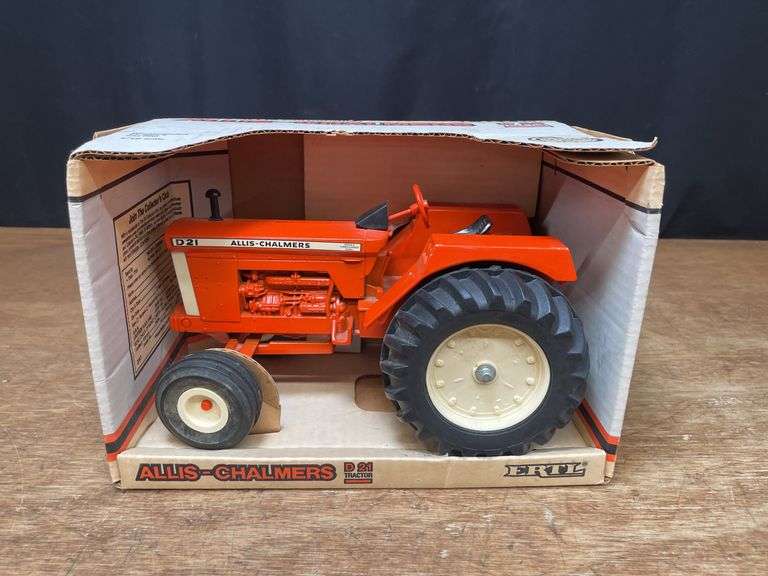1/16 AC D21 NIB Ertl