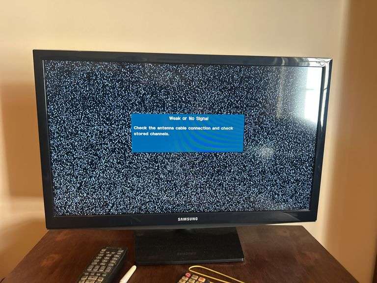 2017 Samsung TV, JVC VCR, and Contents