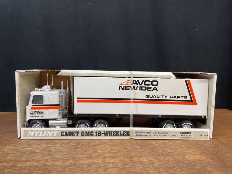 AVCO New Idea Semi NIB NyLint