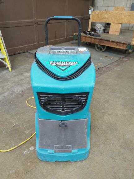 (1) Dri-eaz Evolution LRG Dehumidifier