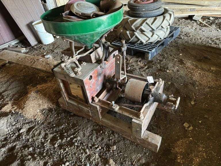 Feed Grinder image