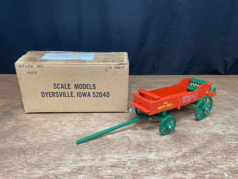 1/16 New Idea Spreader 1984 85th Anniversary NIB SM image