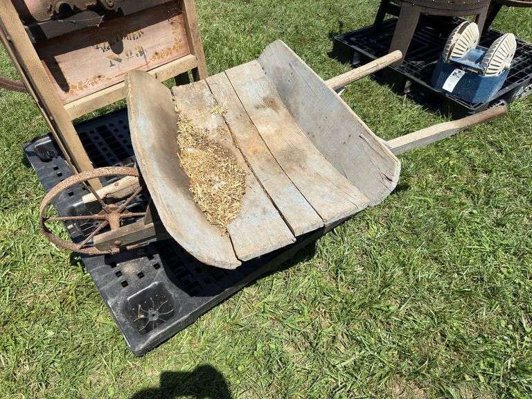Wheelbarrow image