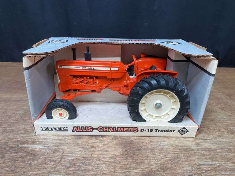 1/16 AC D19 NIB Ertl image