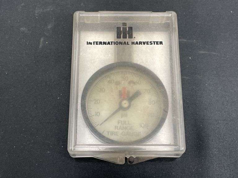 IH Tire Pressure Gauge