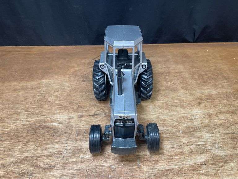 1/16 White 2-135 Series 3 SM