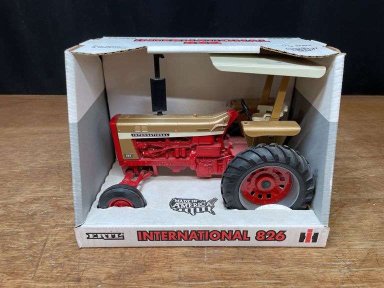 1/16 IH 826 Gold Demonstrator Collector NIB Ertl image