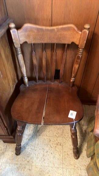 Dining Table and 6 Chairs