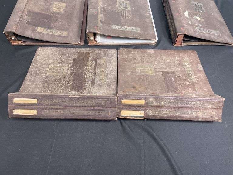 (5) IH Service Manual Binders