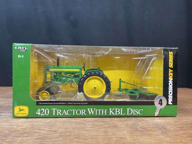 1/16 John Deere 420 w/KBL Disc Precision Key NIB Ertl image