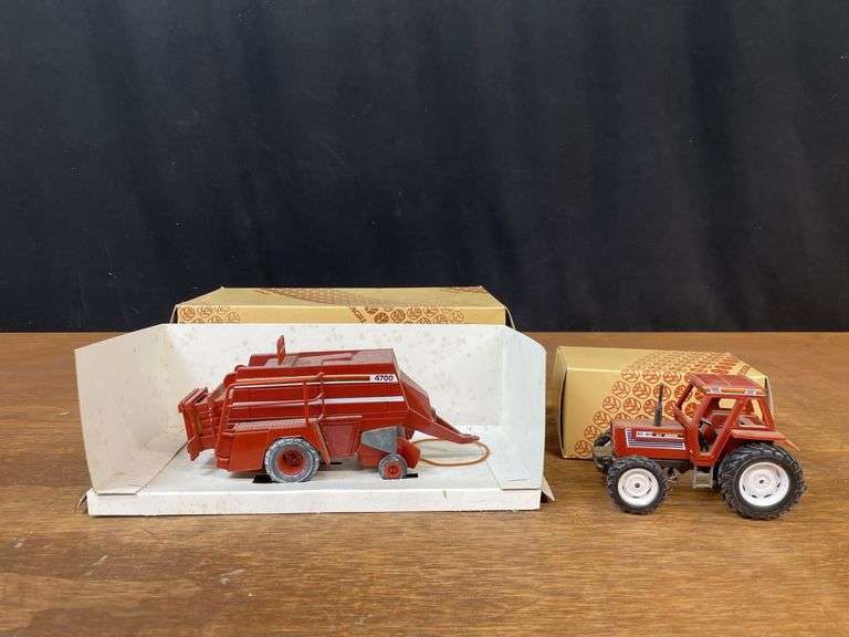 (2) 1/32 Fiat 80-90 DT + Hesston Baler NIB ROS image