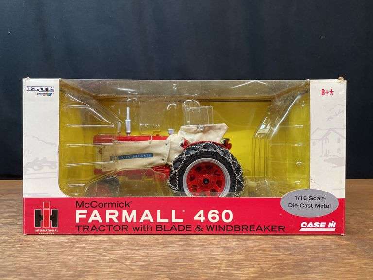 1/16 Farmall 460 w/Blade + Windbreaker NIB Ertl image