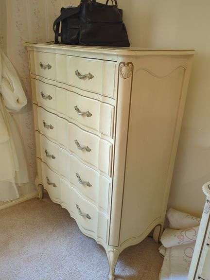 5 Drawer Dresser - 49" x 40" x 20"