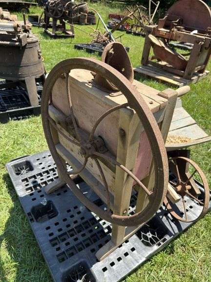 Fletcher Corn Sheller image