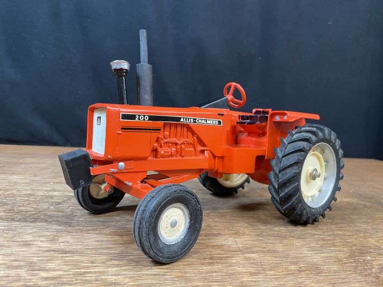 1/16 AC 200 Ertl image