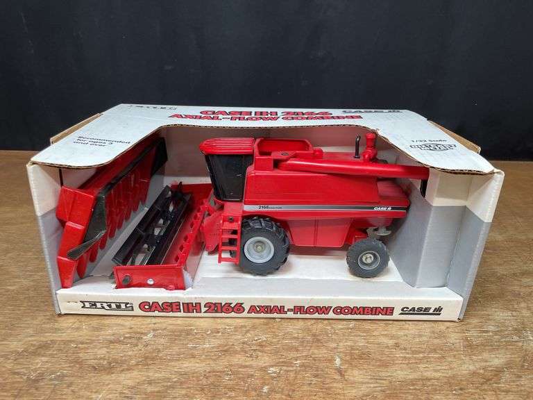 1/32 Case-IH 2166 Combine NIB Ertl image