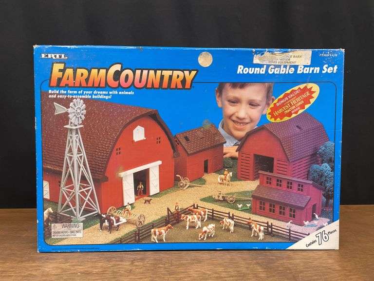 1/64 Round Gable Barn Set NIB Ertl image