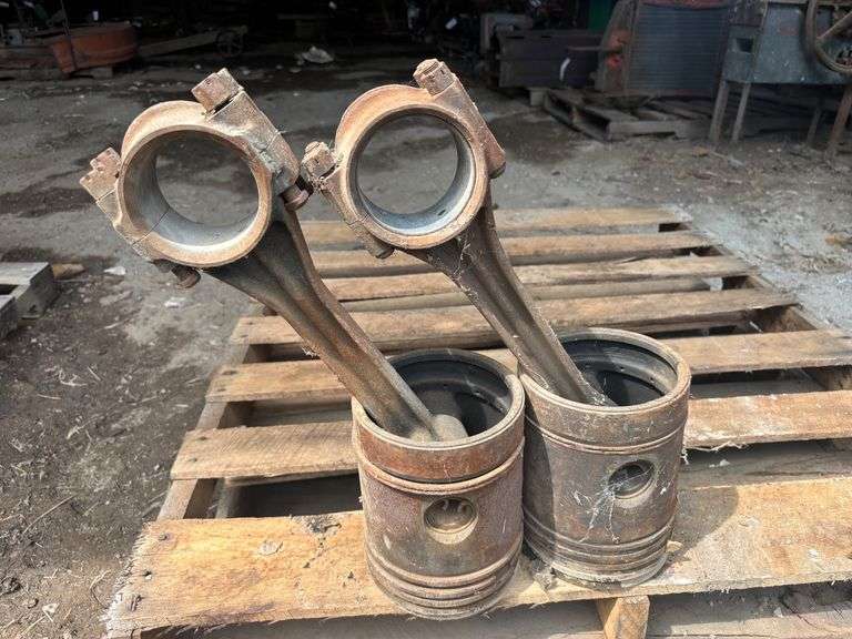 John Deere Model G Pistons and Rods image
