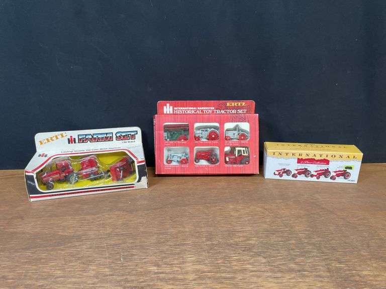 (3) 1/64 IH NIB Ertl image