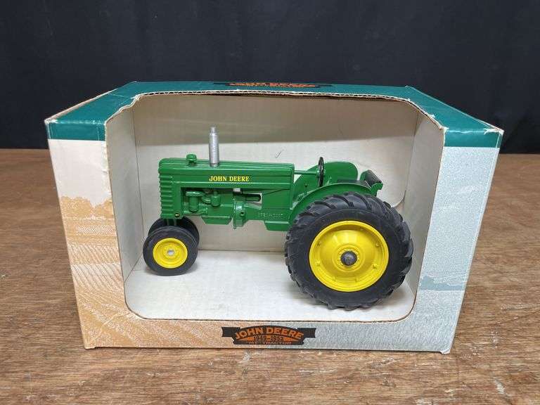 1/16 John Deere MT NIB SC image