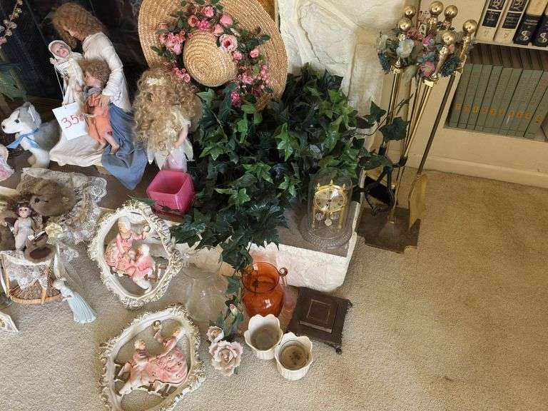 Lot of decorative Dolls and flowers