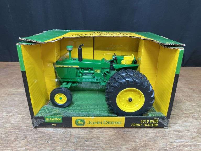 1/16 John Deere 4010 NIB Ertl image