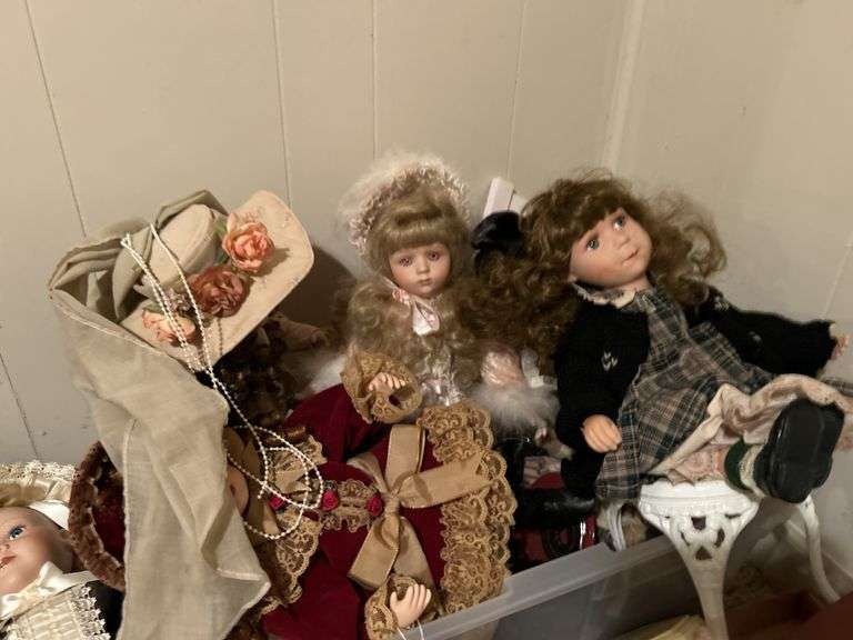 Lot of Dolls/Boyd’s Collection