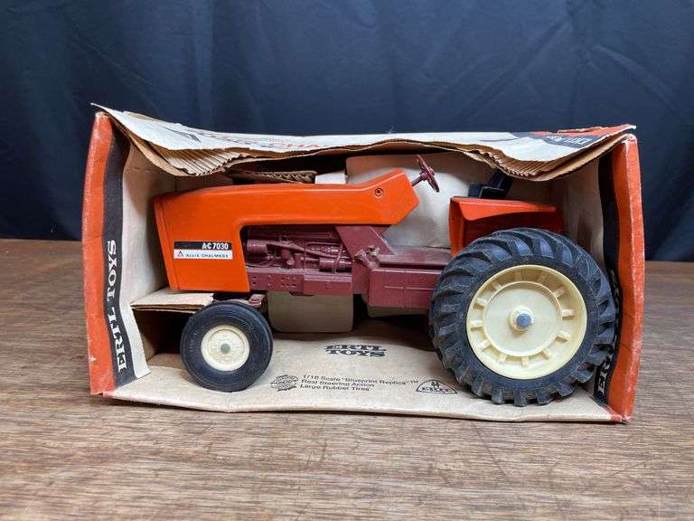 1/16 AC 7030 NIB Ertl image