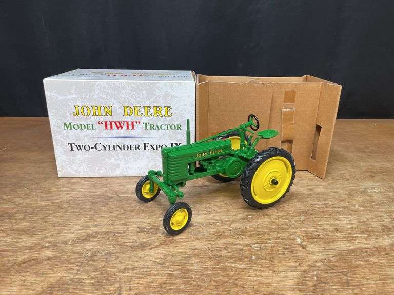 1/16 John Deere HWH 1999 2 Cylinder NIB Ertl image