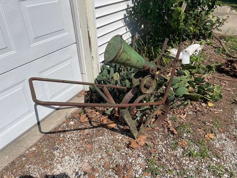 Vintage John Deere Seeder/Planter