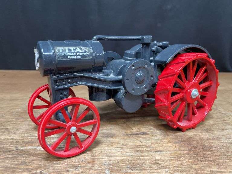 1/16 IHC Titan 10-20 SM image