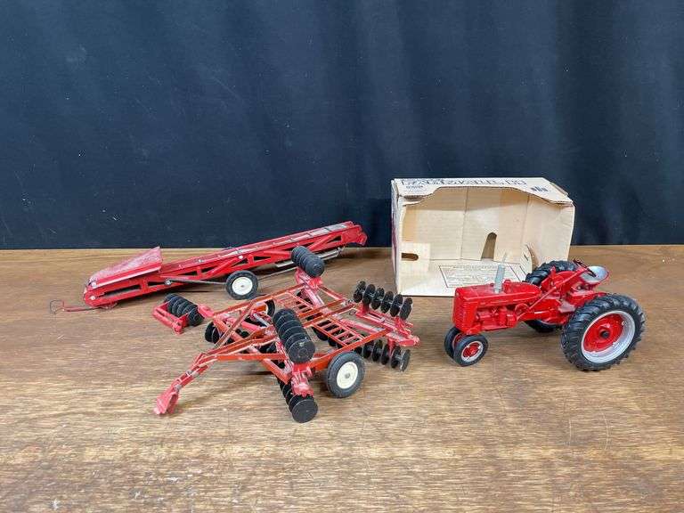 (3) 1/16 Farmall 200, Disk, Elevator Ertl image