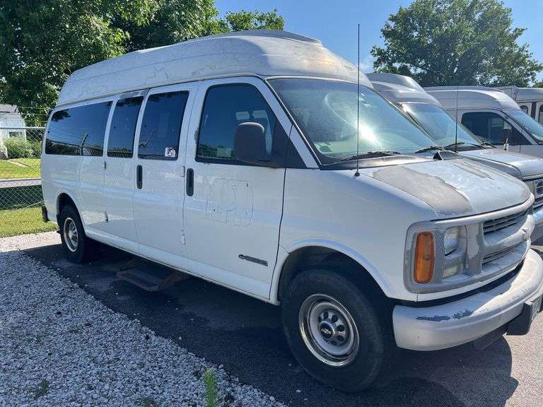 2001 Chevrolet Express 3500