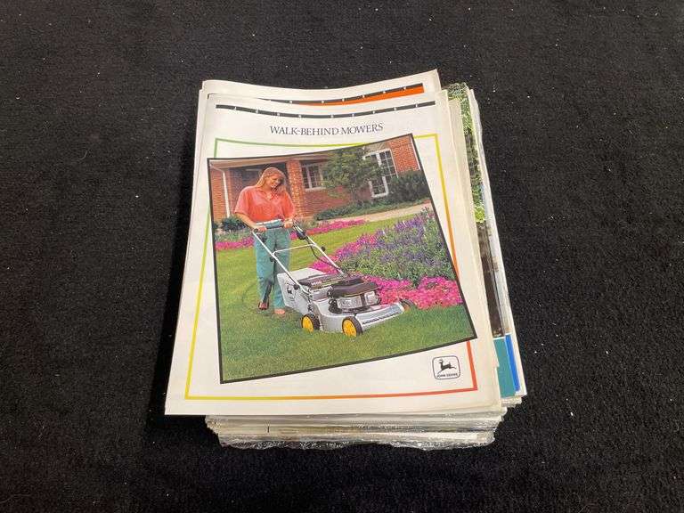 John Deere L&G Sales Literature image