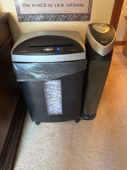 Ativa Paper Shredder and Idylis Room Heater image