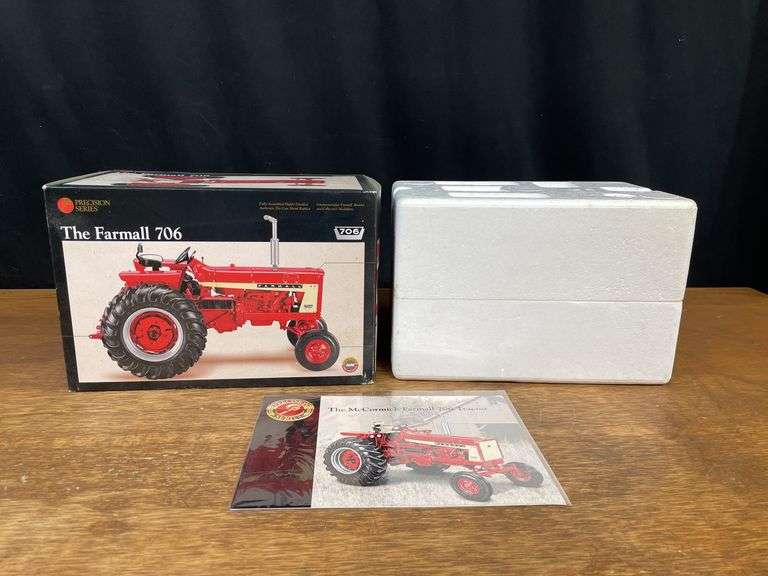 1/16 Farmall 706 Precision NIB Ertl image
