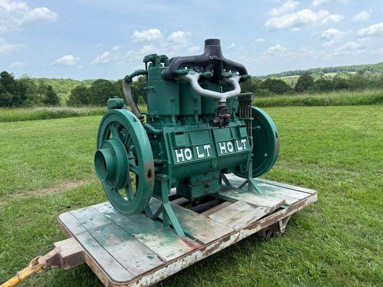 Holt 4 cylinder engine. image