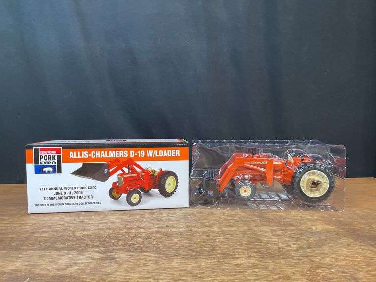 1/16 AC D19 w/Loader 2005 Pork Expo NIB Ertl image
