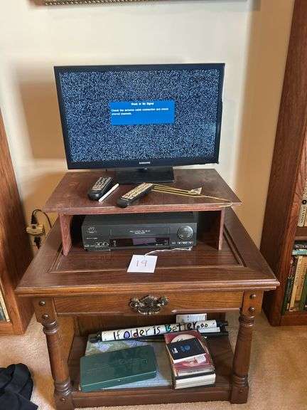 2017 Samsung TV, JVC VCR, and Contents image