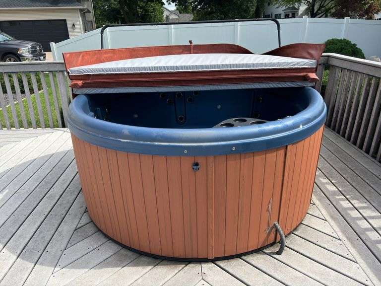 Hot tub image