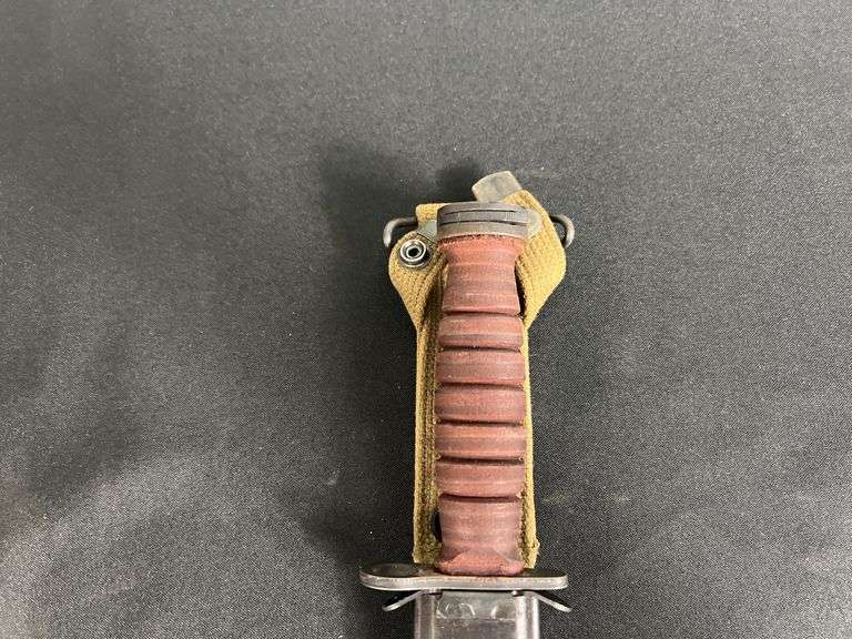 Reproduction (?) US Camillus M4 Bayonet w/Modern Production Scabbard