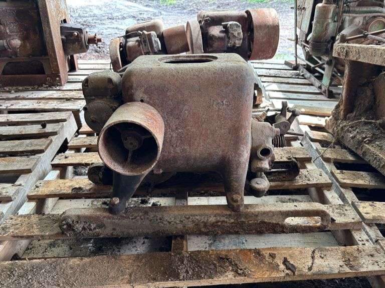 1 1/2 to 2 1/2 HP International Harvester LA Engine image